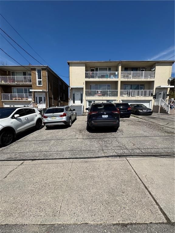 1364 Wilson Avenue, Toronto, view 2
