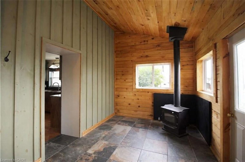 624 Hillhead Road photo 4