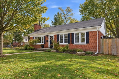 2 Hillier Crescent