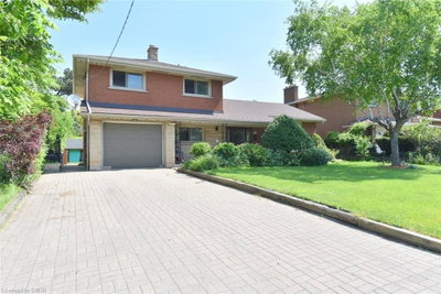 372 Fennell Avenue W