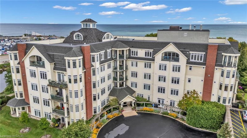 307 - 10 Bay Street E