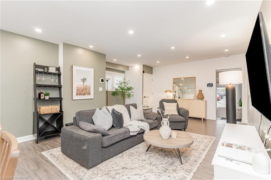 Single Family Residence for sale at 4 Robins Avenue, Hamilton, ON, L8H 4M6 - Crown Point - MLS: 40861663
