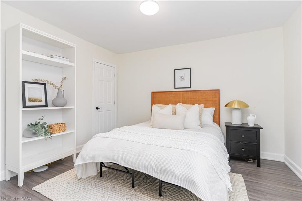 Single Family Residence for sale at 4 Robins Avenue, Hamilton, ON, L8H 4M6 - Crown Point - MLS: 40861663