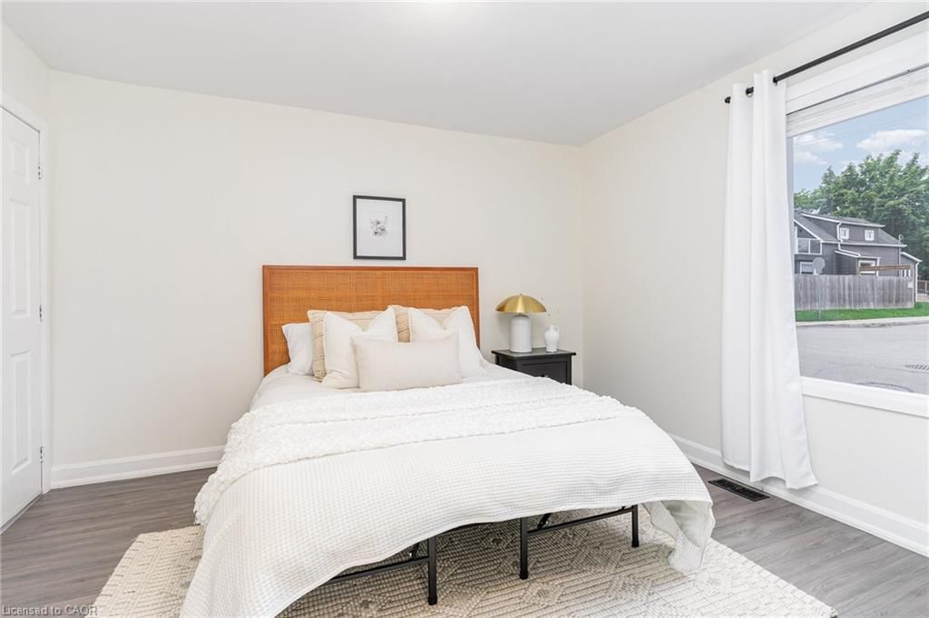 Single Family Residence for sale at 4 Robins Avenue, Hamilton, ON, L8H 4M6 - Crown Point - MLS: 40861663