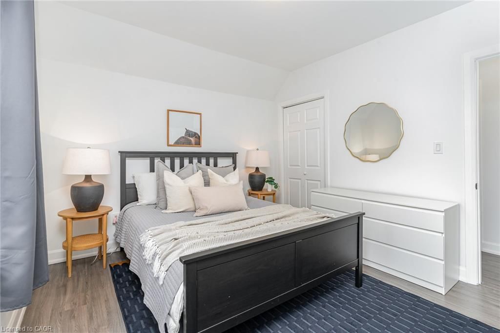 Single Family Residence for sale at 4 Robins Avenue, Hamilton, ON, L8H 4M6 - Crown Point - MLS: 40861663