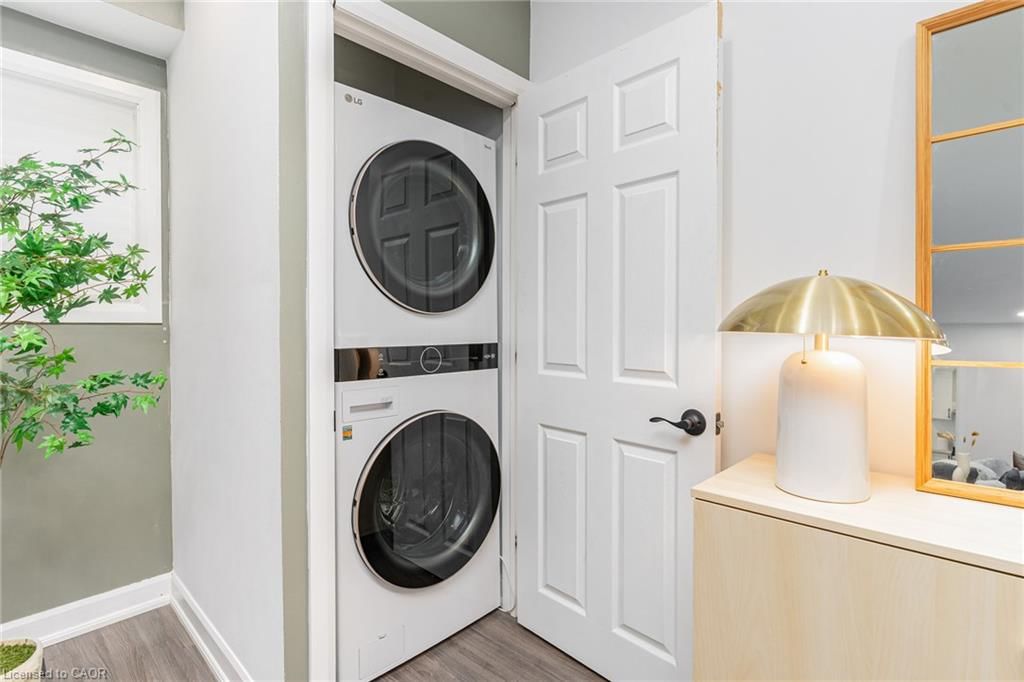 Single Family Residence for sale at 4 Robins Avenue, Hamilton, ON, L8H 4M6 - Crown Point - MLS: 40861663