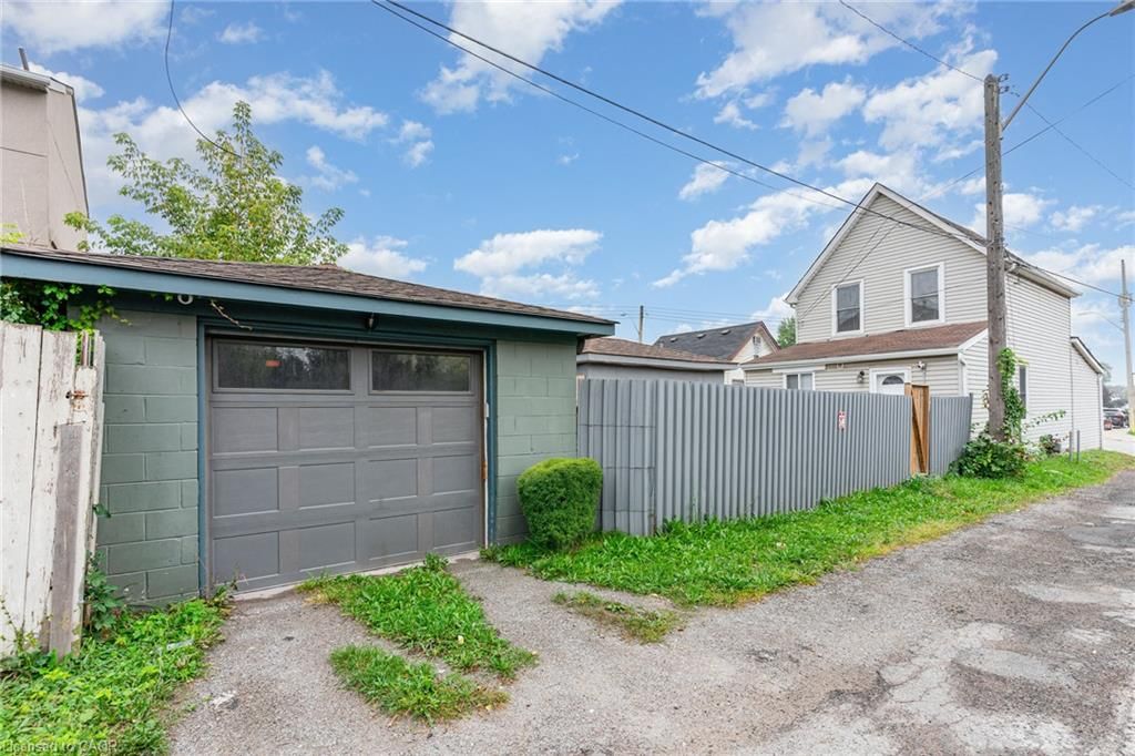 Single Family Residence for sale at 4 Robins Avenue, Hamilton, ON, L8H 4M6 - Crown Point - MLS: 40861663