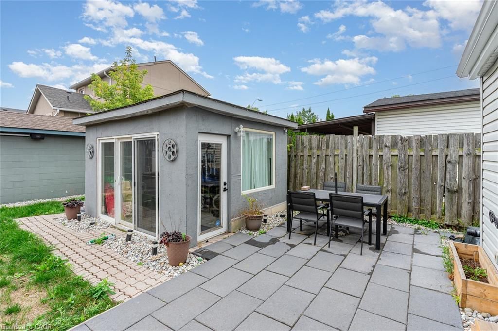 Single Family Residence for sale at 4 Robins Avenue, Hamilton, ON, L8H 4M6 - Crown Point - MLS: 40861663