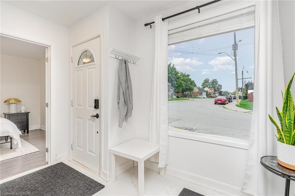 Single Family Residence for sale at 4 Robins Avenue, Hamilton, ON, L8H 4M6 - Crown Point - MLS: 40861663