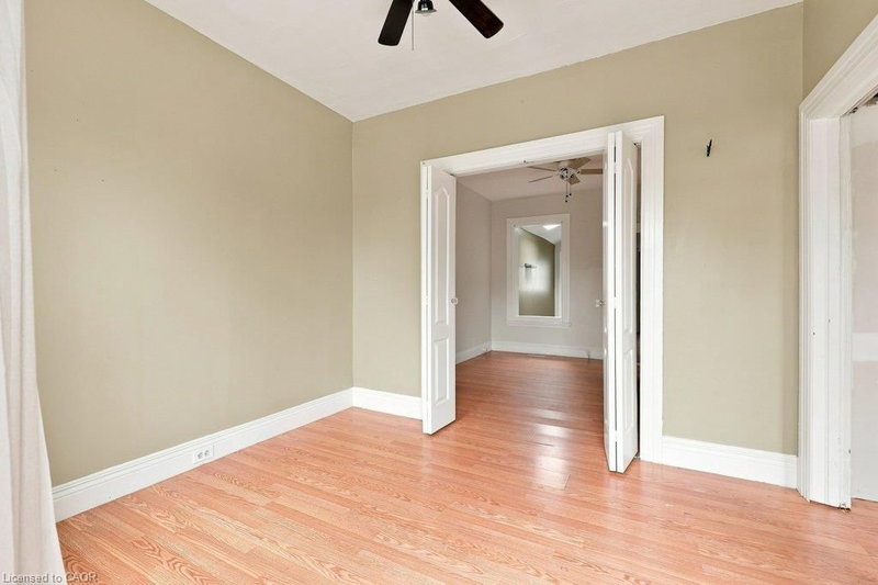 69 Stanley Street photo 4