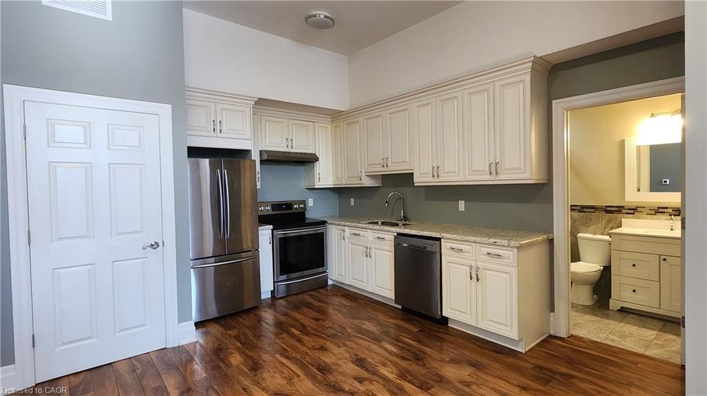 204 - 757 King Street E, Cambridge 4