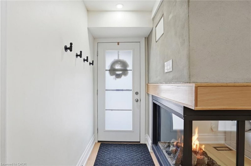 13 Picton Street W