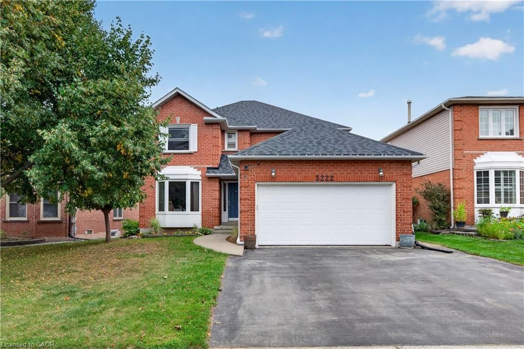 Single Family Residence sold at 3222 Wentworth Street, Burlington, ON, L7M 2N4 - Headon Forest - MLS: 40861868