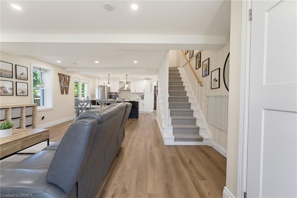 56 Alexander Street — photo 4