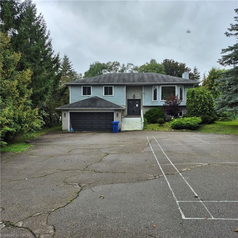 11 Brock Road S