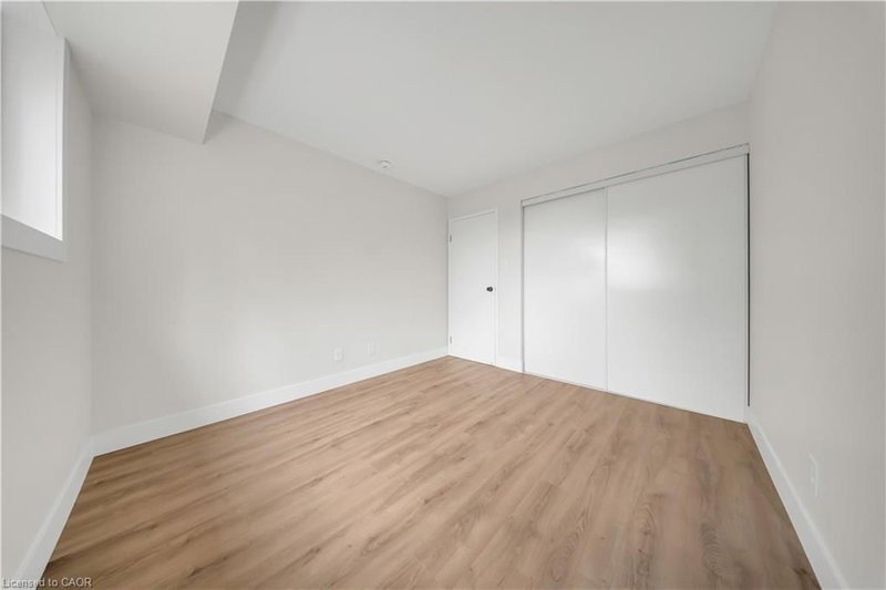 21 - 3085 Kingsway Drive