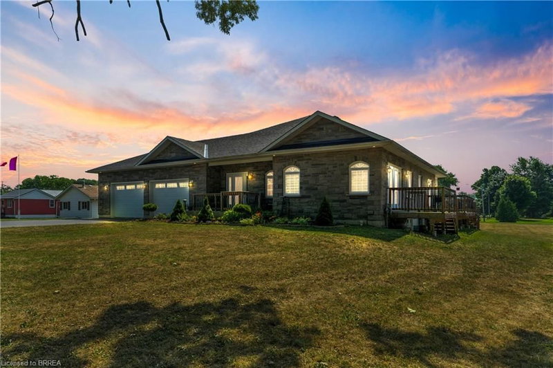 1026 Front Road photo 2