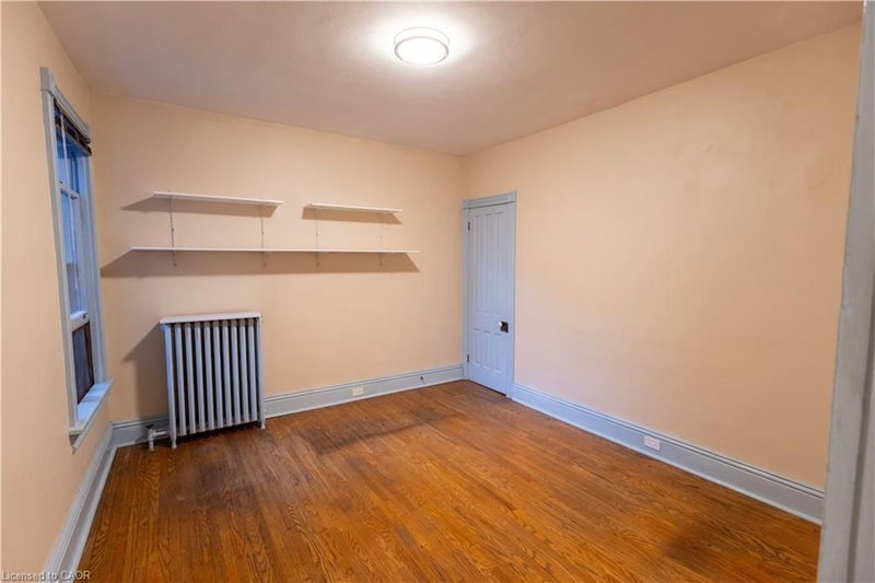 105 Erie Avenue photo 5