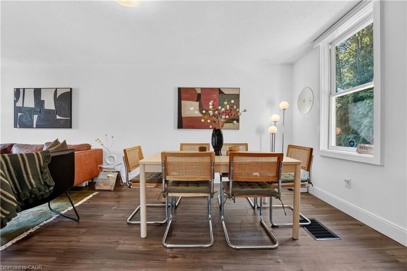225 Charlton Avenue E photo 3