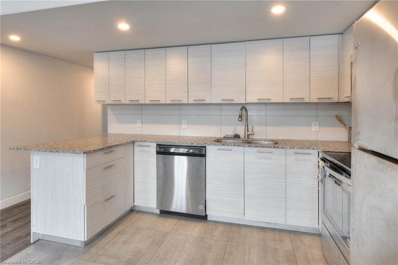 205 - 338 Albert Street