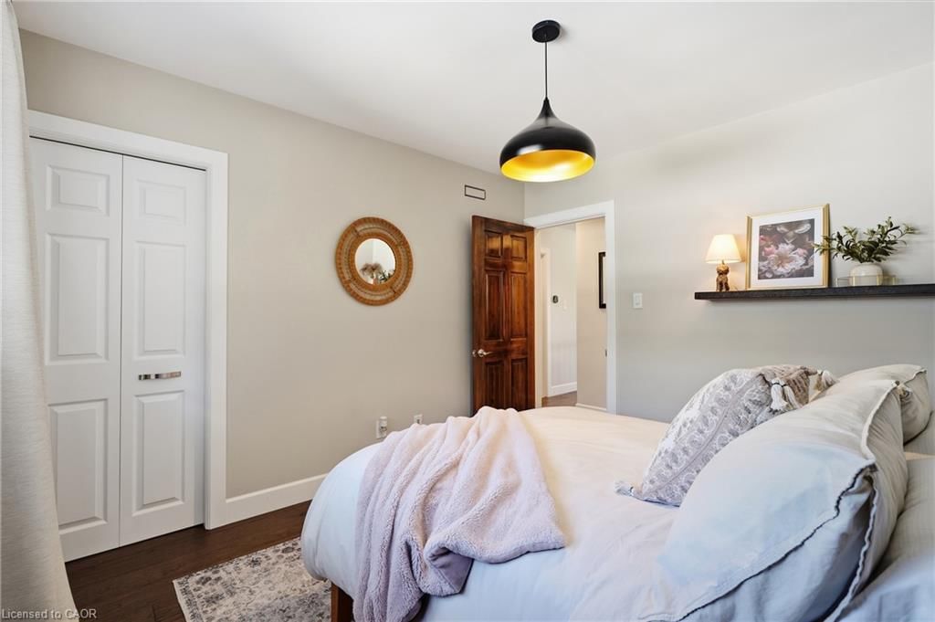 15 Linton Place, Kitchener, view 21