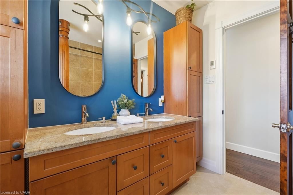 15 Linton Place, Kitchener, view 24
