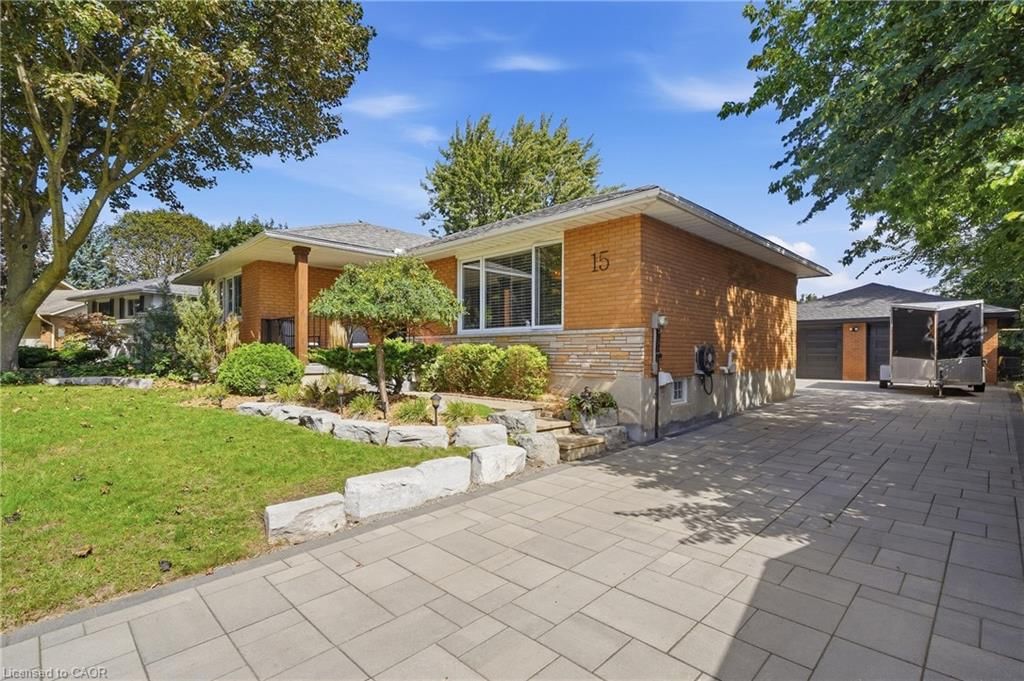 15 Linton Place, Kitchener, view 3