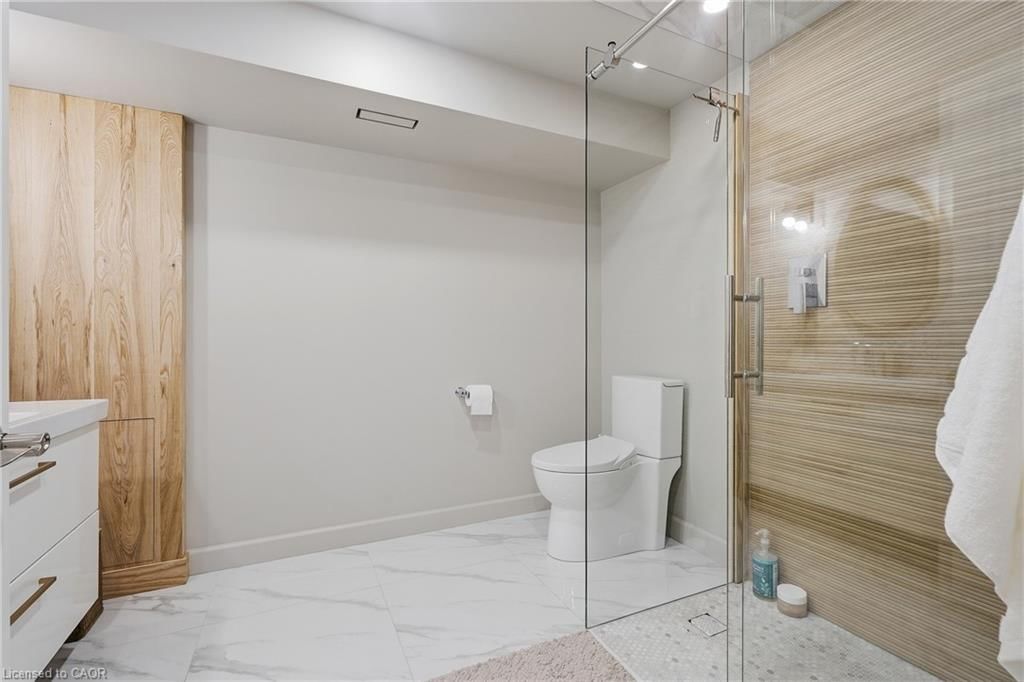 15 Linton Place, Kitchener, view 35