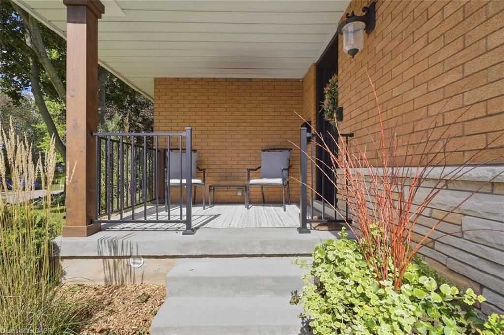 15 Linton Place, Kitchener, view 4