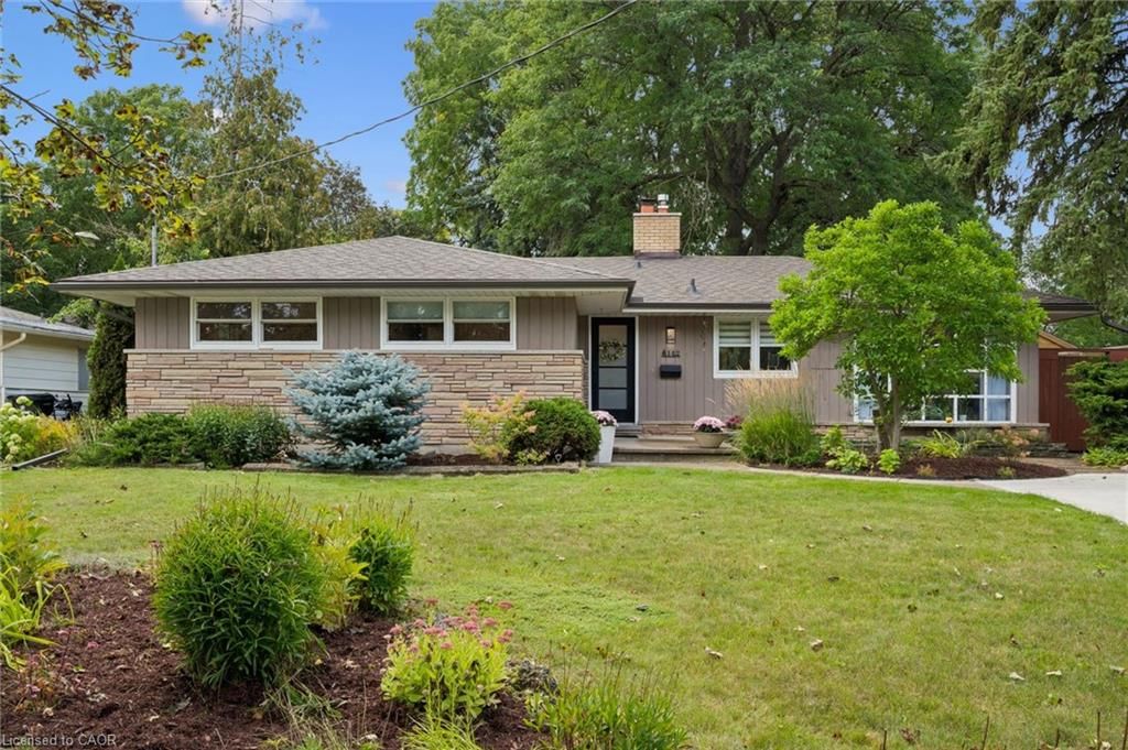 Single Family Residence for sale at 142 Stonybrook Drive, Kitchener, ON, N2M 4L7 - Forest Hill - MLS: 40862040
