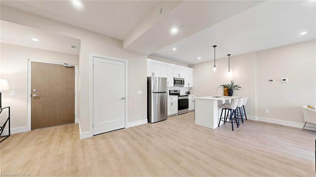 935 Twamley Street W 3