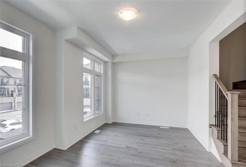 16 - 10 Freedom Crescent
