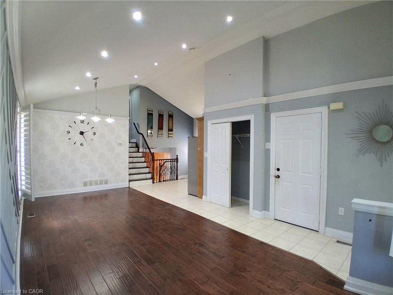 50 Shadetree Crescent