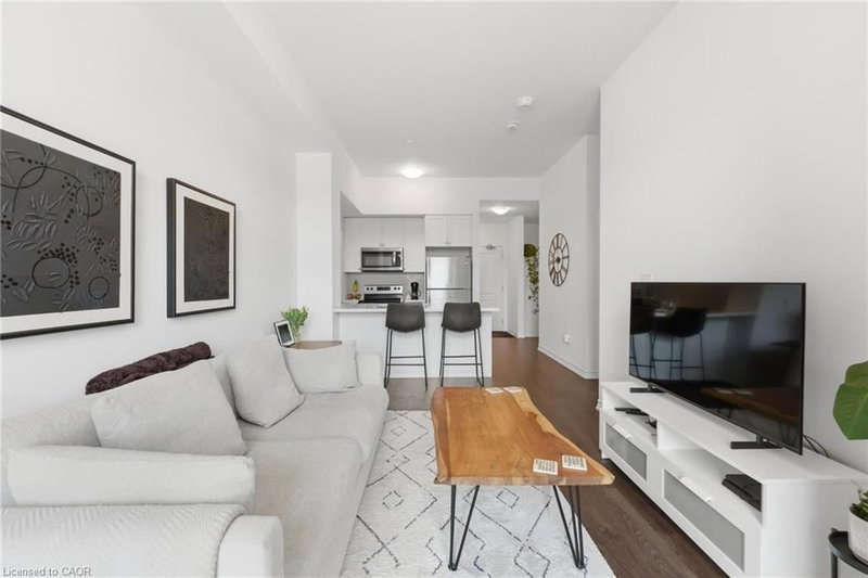 112 - 460 Dundas Street E
