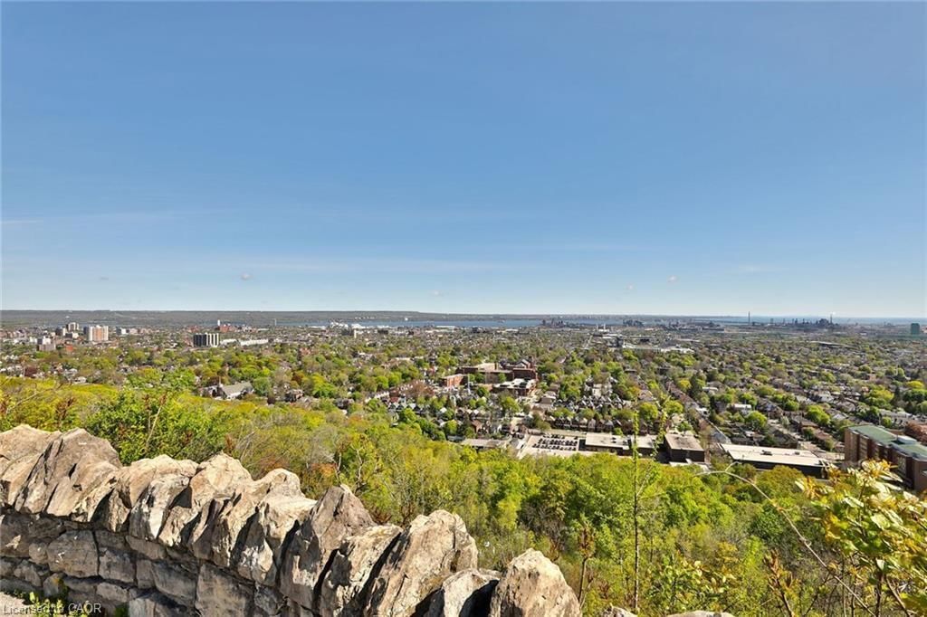 Condo/Apt Unit for sale at 205C-5 East 36th Street, Hamilton, ON, L8V 3Y6 - Raleigh - MLS: 40862205