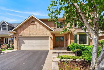 3205 Tania Crescent