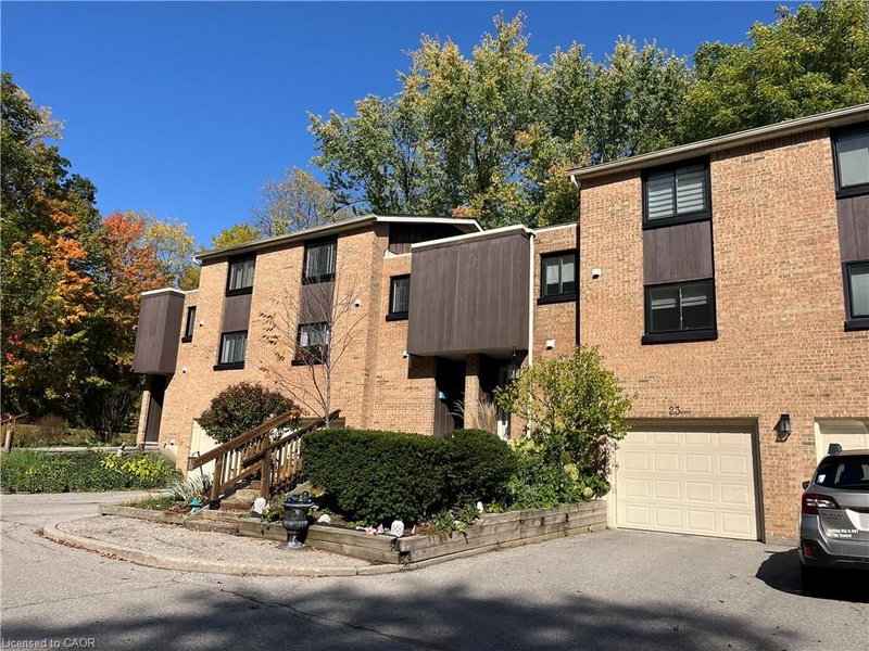 220 Salisbury Avenue photo 2