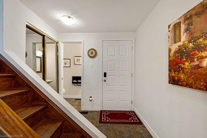 220 Salisbury Avenue photo 3