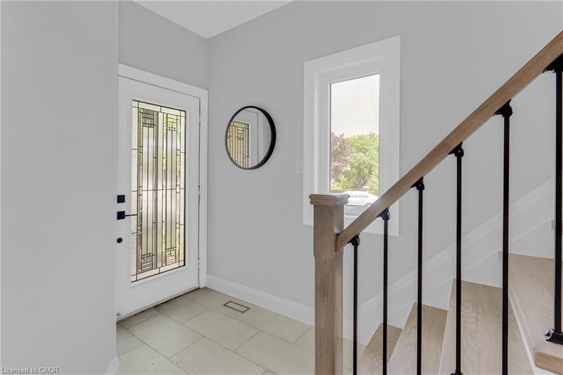 4014 Jarvis Crescent photo 4