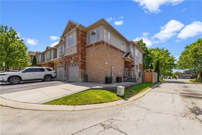 13 - 242 Upper Mount Albion Road