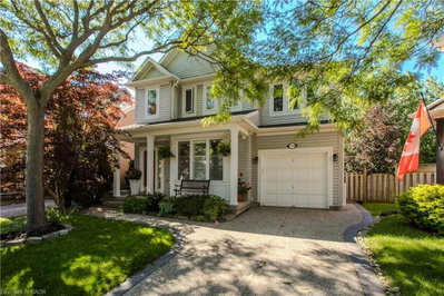 5174 Ravine Crescent