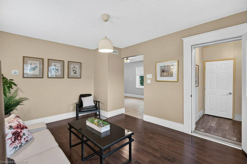 50 Wexford Avenue S photo 5