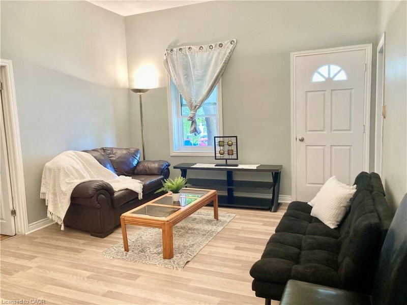 9 Woodland Avenue photo 4