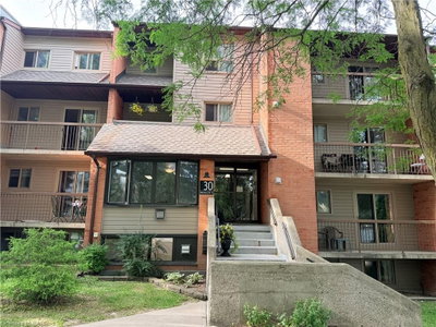115 - 30 Hickory Street E