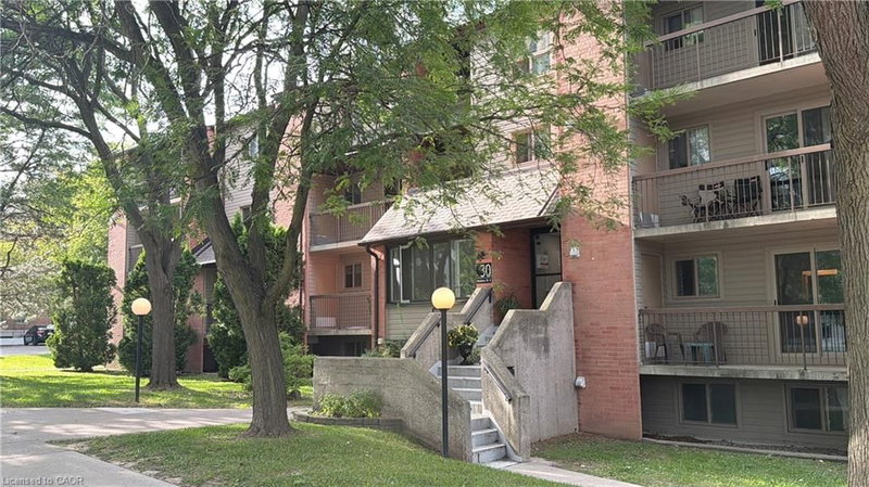 115 - 30 Hickory Street E
