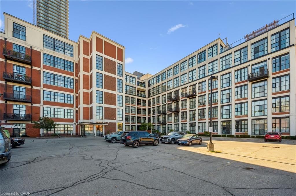 317 - 404 King Street W 3