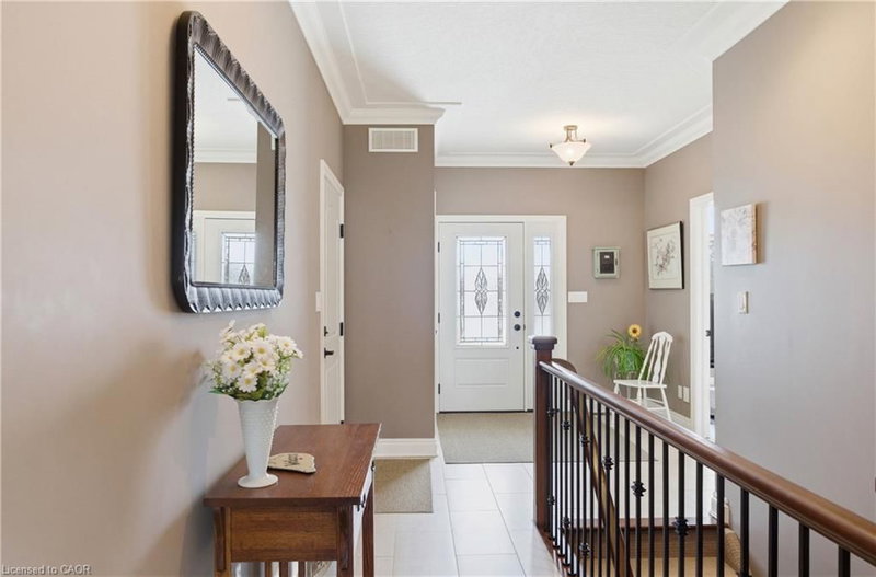 12 Brown Street S photo 4