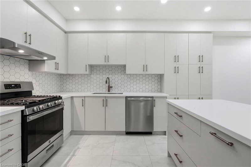 87 Rockledge Drive