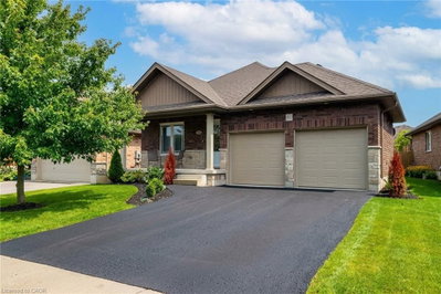 80 Willowdale Crescent