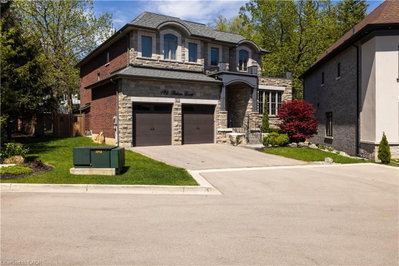 125 Paliser Court
